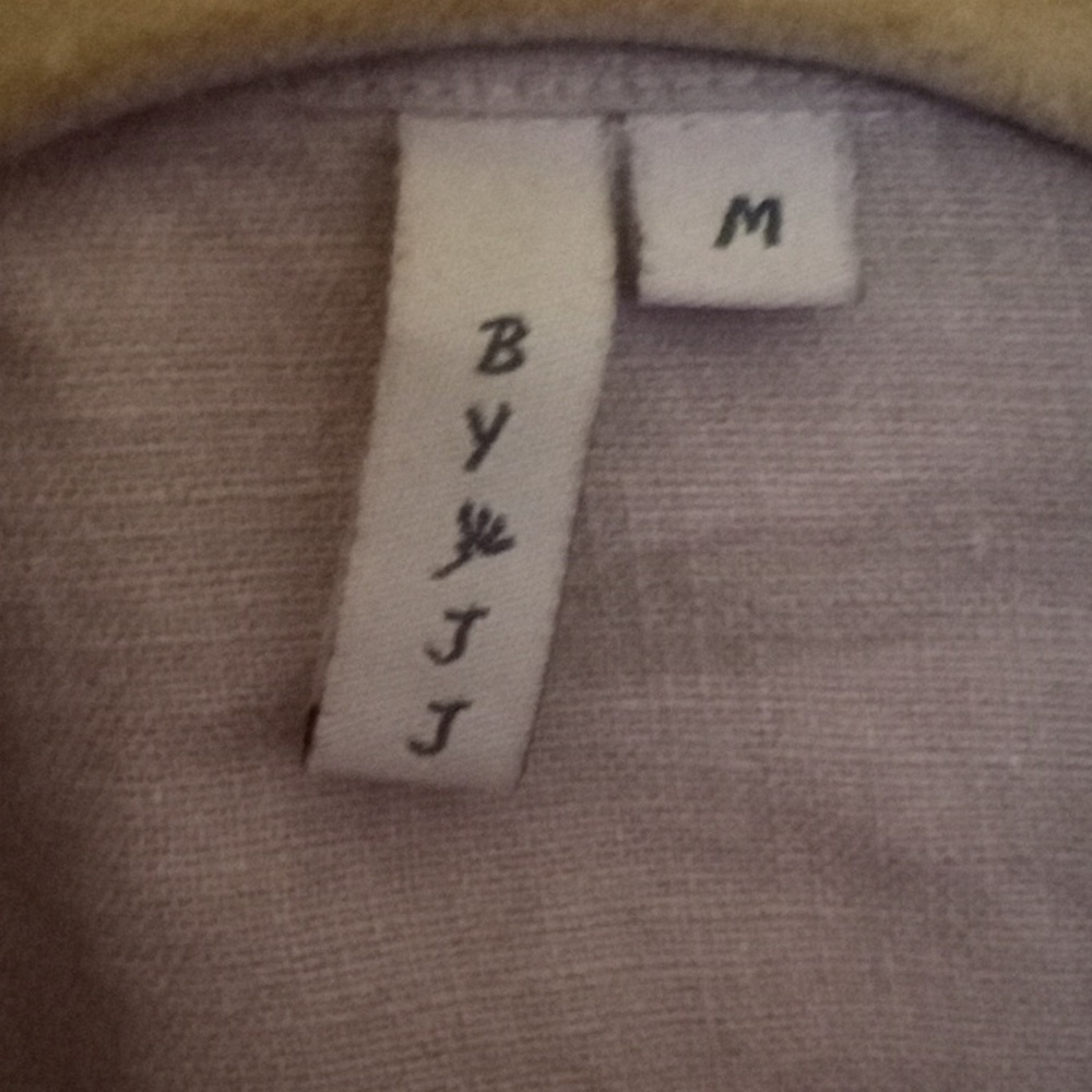 Button down top - Picture 2 of 8